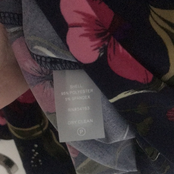 Tommy Hilfiger floral dress - Picture 6 of 7